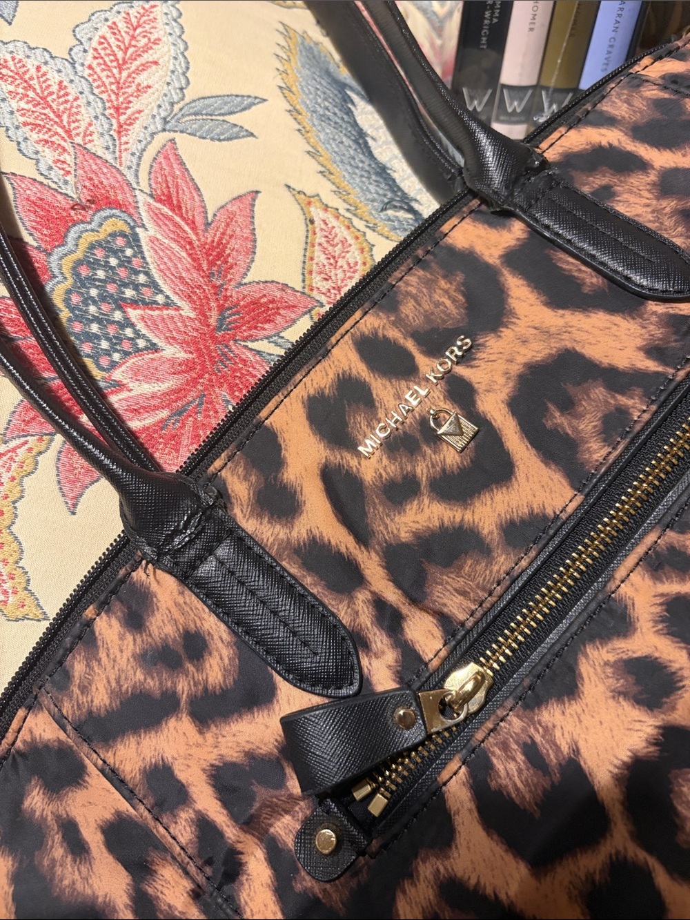Michael Kors Kelsey Leopard Print Medium Tote Bag w/Black Trim. AS IS -repair - Picture 5 of 8